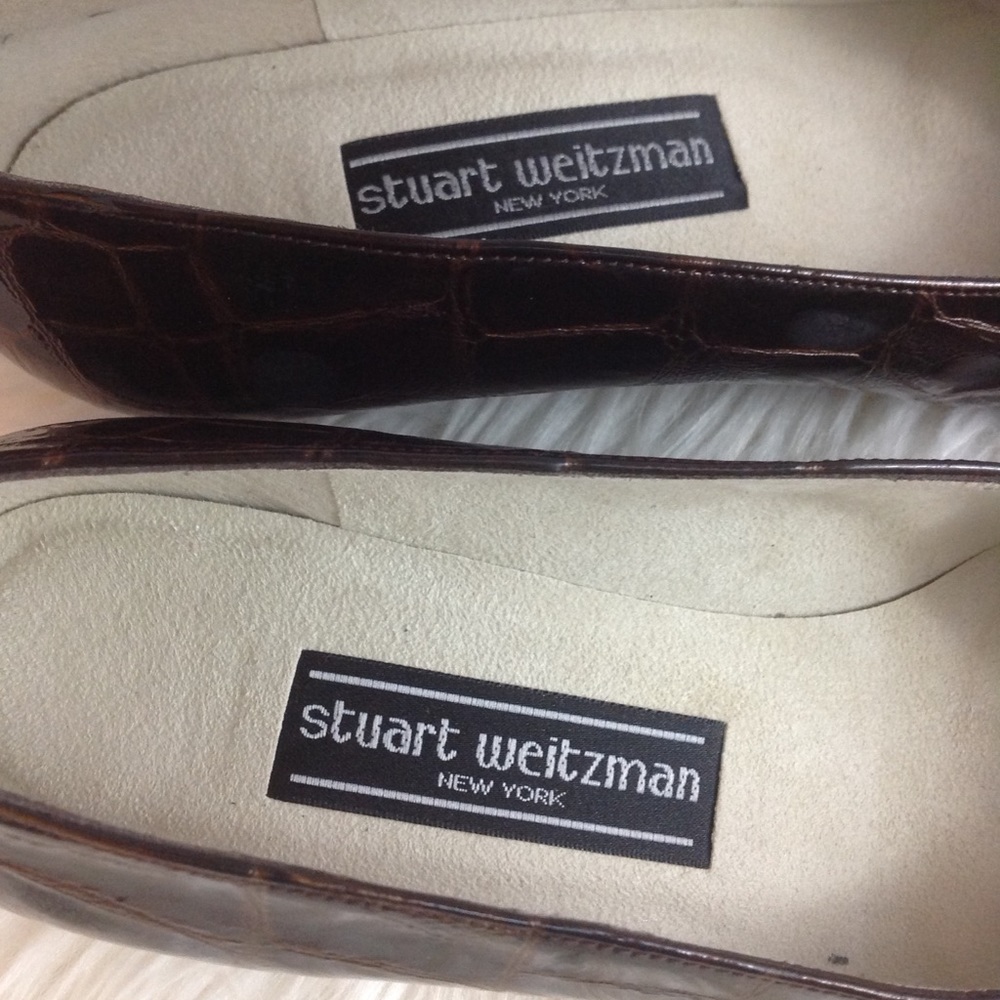 Stuart Weitzman Brown Low Heels, Size 7B - Picture 6 of 8
